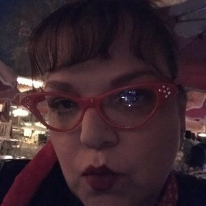 Meet your Posher, Cristina